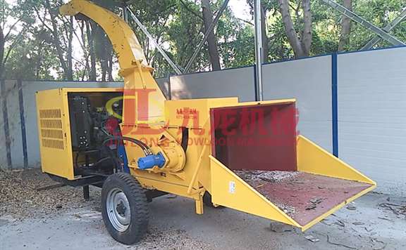 移動(dòng)式樹(shù)枝粉碎機(jī) 移動(dòng)式樹(shù)枝粉碎機(jī)