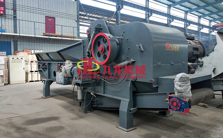 大型樹枝粉碎機(jī) 大型樹枝粉碎機(jī)